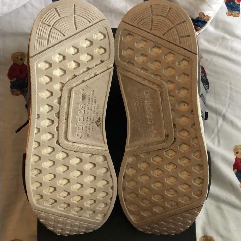 Adidas NMD R1 Men’s 9 - Picture 5 of 5